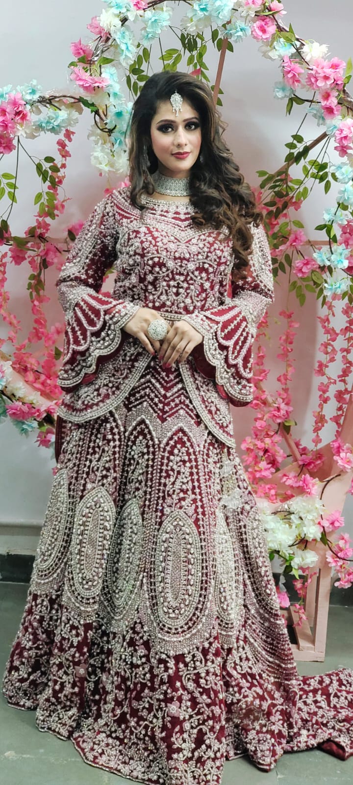 Lehenga on rent in kalkaji